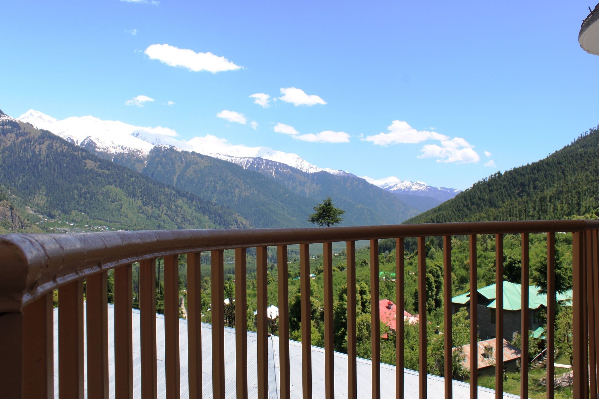 Utopia Resorts & Spa Manali  Luaran gambar